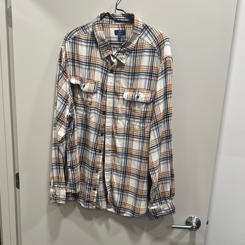 Eddie Bauer Blue and Black Casual Button Down Shirt
